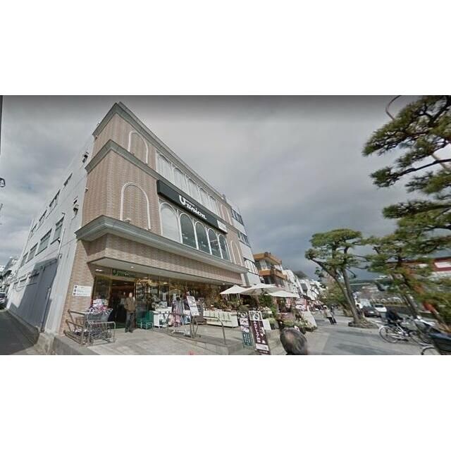近くのファミリーマート鎌倉御成町店まで1,314m（徒歩17分）
