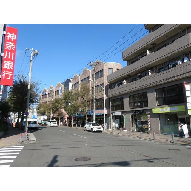近くの弥生台駅前商店街まで120m（徒歩2分）