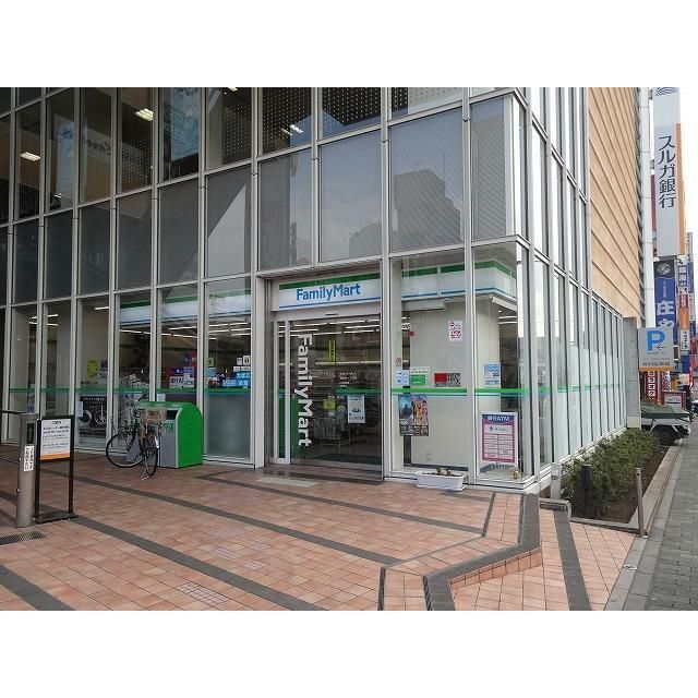 近くのファミリーマート湘南台駅東口店まで774m（徒歩10分）