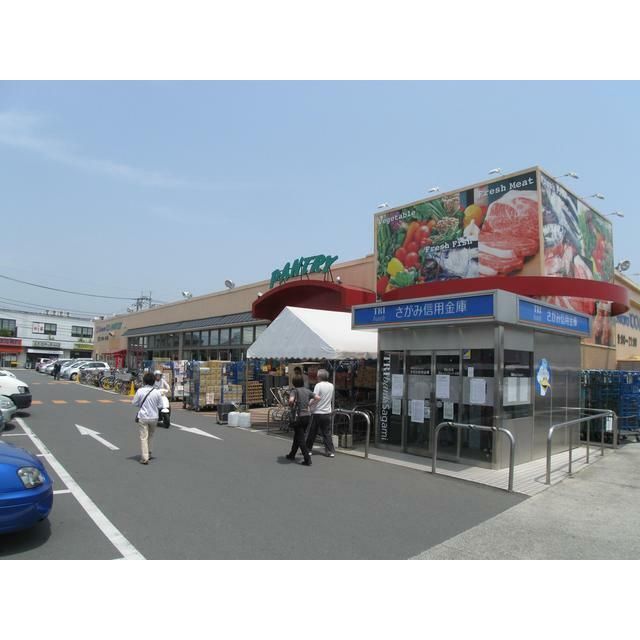 近くの小田原百貨店まで426m(徒歩6分)
