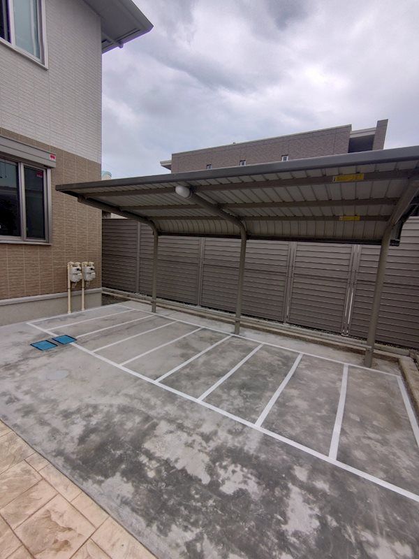 近くの藤沢市立六会小学校まで248m(徒歩4分)