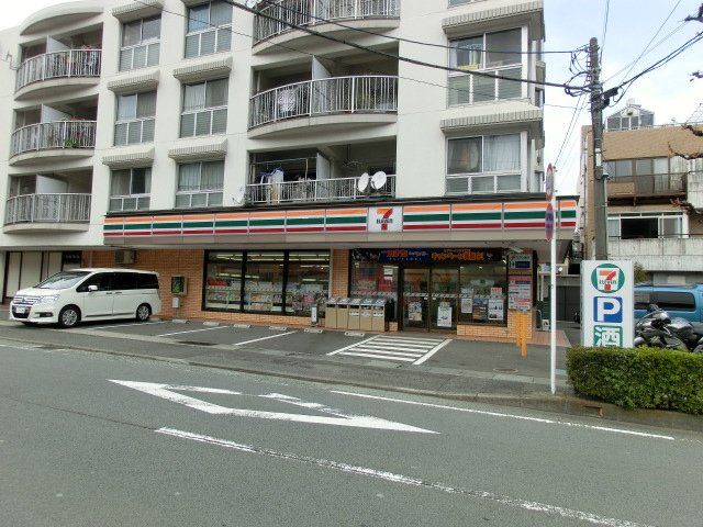 近くのセブンイレブン小田原早川店まで10m（徒歩1分）