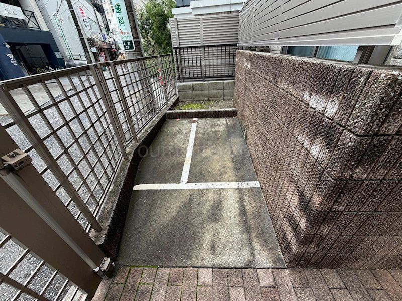 近くの湘南薬品茅ヶ崎南口まで184m（徒歩3分）