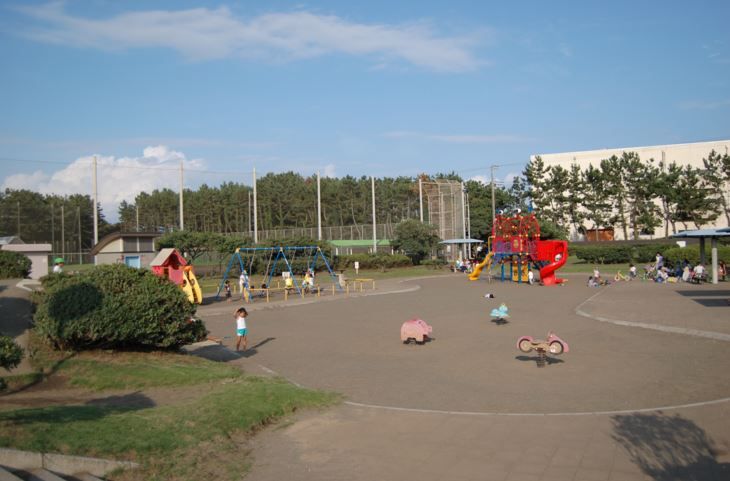 近くの汐見台公園まで472m（徒歩6分）