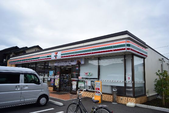 近くのセブンイレブン 平塚中里店まで1,110m（徒歩14分）