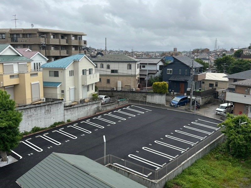 近くの全日食チェーン戸塚汲沢店まで761m（徒歩10分）