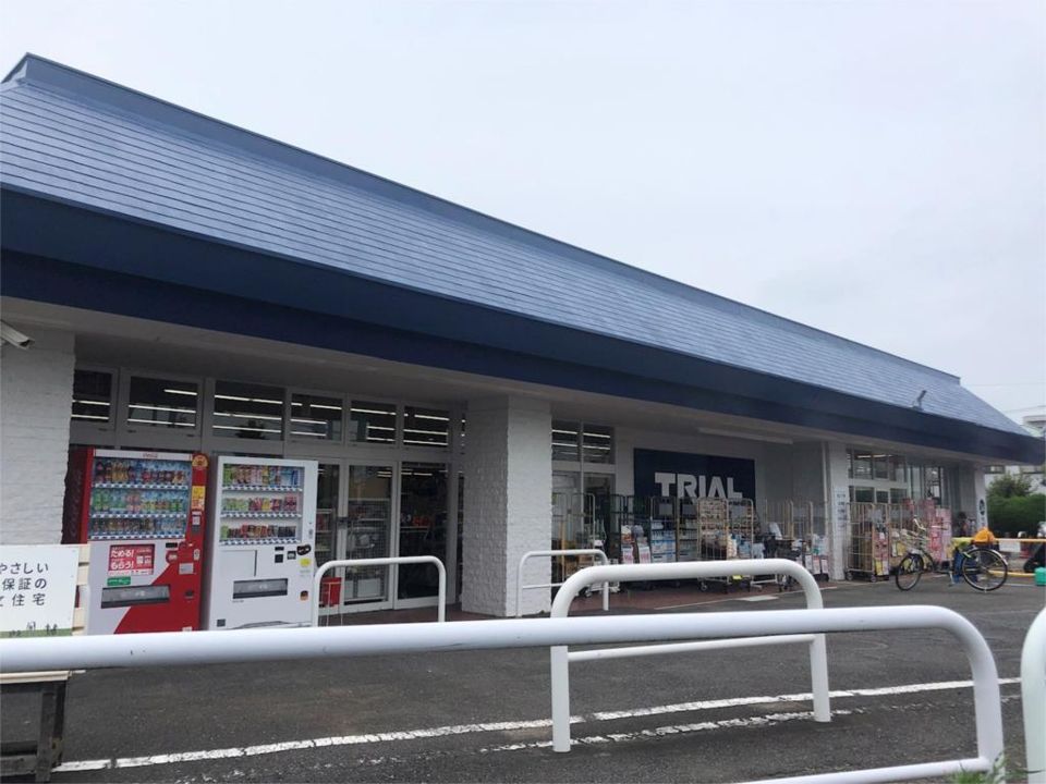 近くのクラウン香川店まで685m（徒歩9分）