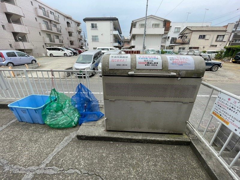 近くのファミリーマート湘南台一丁目店まで398m(徒歩5分)