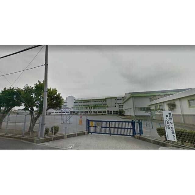 近くのFuji徳延店まで877m（徒歩11分）