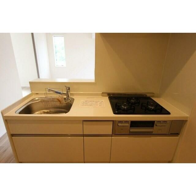 近くの藤沢橘通郵便局まで530m（徒歩7分）