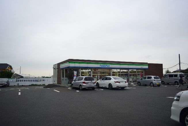 近くのファミリーマート 平塚広川店まで1,348m（徒歩17分）