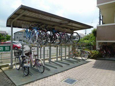 近くの厚木市立病院まで1,570m(徒歩20分)