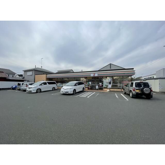 近くのセブンイレブン厚木下川入東店まで534m(徒歩7分)