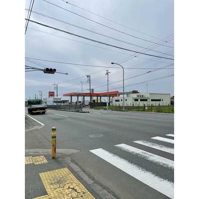 近くのエネオス129号厚木山際SSまで820m(徒歩11分)
