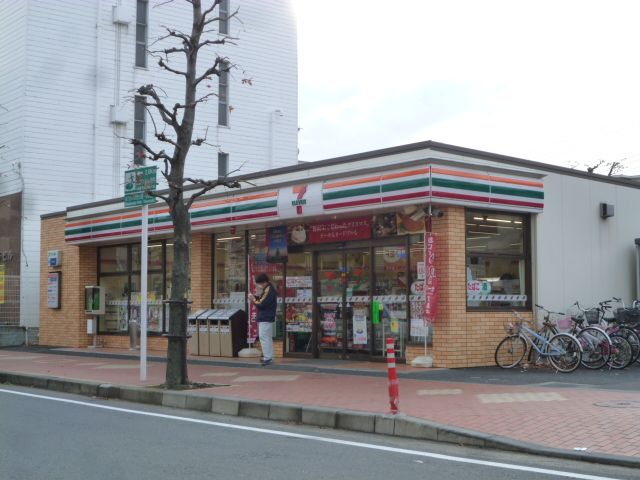 近くのプロストック本厚木店まで740m（徒歩10分）