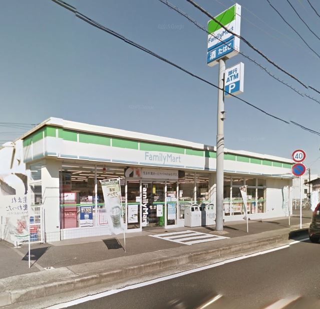 近くのファミリーマート 南足柄岩原店まで1,377m（徒歩18分）