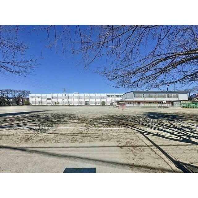近くの大和市立　桜丘小学校まで100m（徒歩2分）
