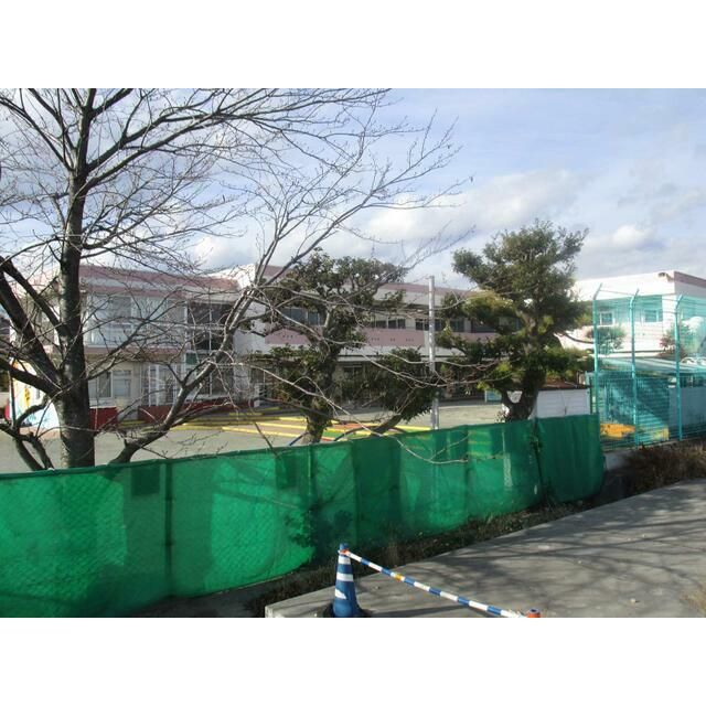 近くの開成町立開成幼稚園まで746m(徒歩10分)