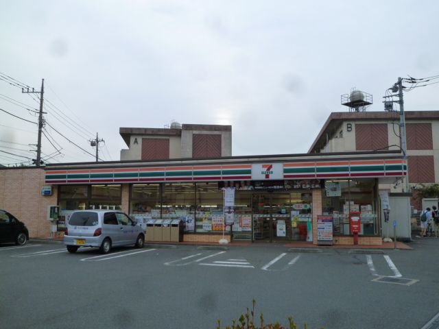 近くのセブンイレブン 厚木飯山黄金原店まで417m（徒歩6分）
