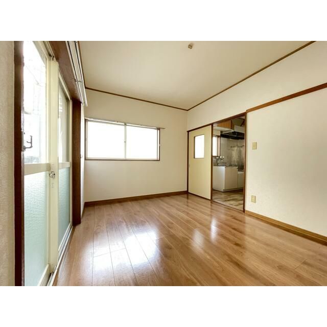 近くのスギ薬局南毛利店まで1,096m(徒歩14分)