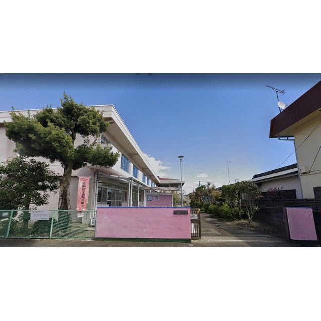 近くの南足柄市立むつみ幼稚園まで430m（徒歩6分）