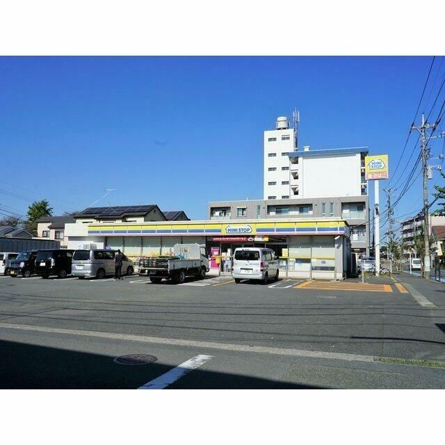 近くのミニストップ　大和柳橋店まで500m（徒歩7分）