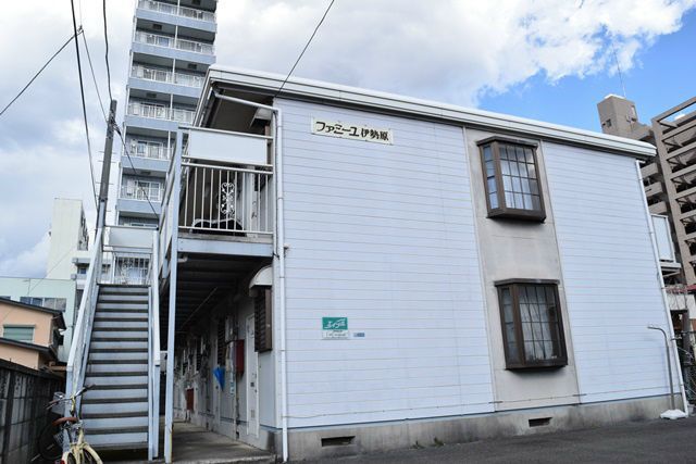 ファミーユ伊勢原の外観画像