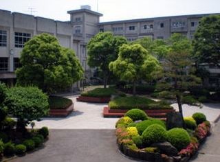 近くの神奈川県立伊志田高校まで866m(徒歩11分)