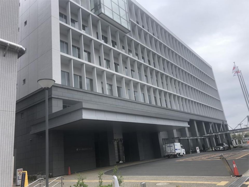 近くの茅ヶ崎市役所まで624m（徒歩8分）