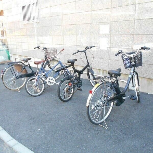 近くのマルエツ 戸塚大坂下店まで400m(徒歩5分)