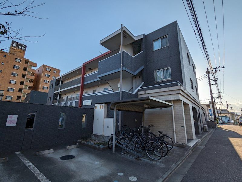 Eighty（エイティー）の外観画像