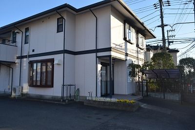 近くの菊地内科クリニックまで379m（徒歩5分）