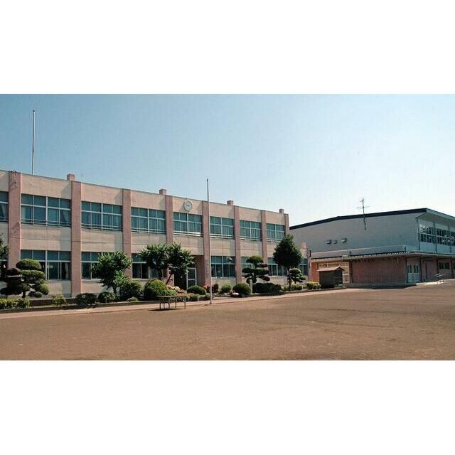 近くの大和市立桜丘小学校まで477m（徒歩6分）