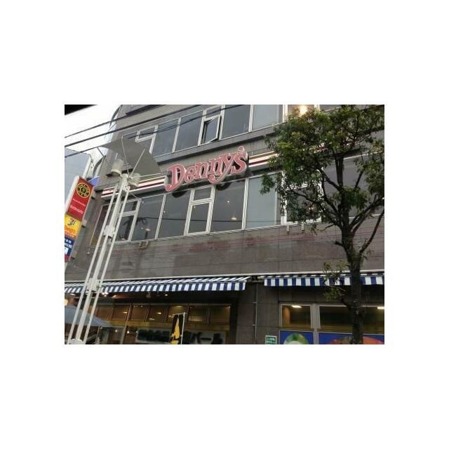 近くのデニーズ辻堂南口店まで686m（徒歩9分）