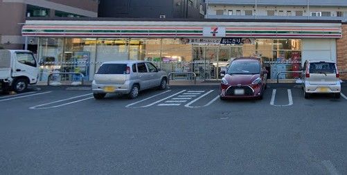 近くのセブンイレブン 伊勢原桜台1丁目店まで213m（徒歩3分）