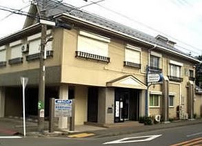 近くの小杉クリニックまで124m（徒歩2分）