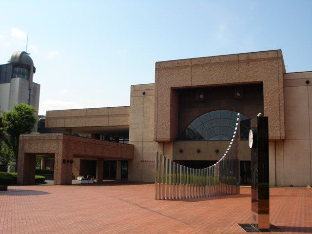 近くの市民文化会館まで560m（徒歩7分）