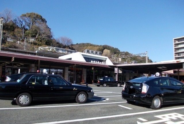 近くの東海道線・湯河原駅まで860m（徒歩11分）