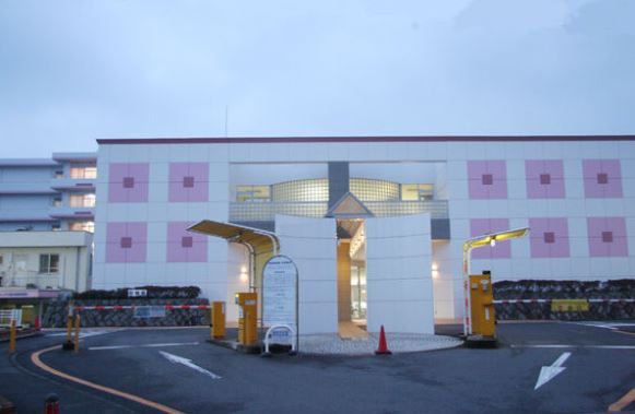 近くの聖テレジア病院まで956m（徒歩12分）