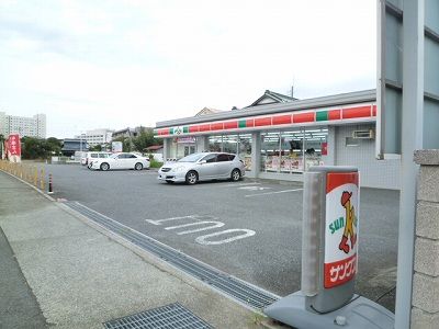 近くのサンクス 海老名運動公園前店まで275m（徒歩4分）