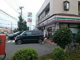 近くのセブンイレブンまで70m（徒歩1分）