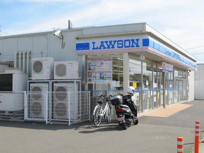 近くのローソン 伊勢原白根店まで369m（徒歩5分）