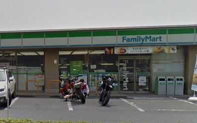 近くのファミリーマート せきぐち戸塚原宿店まで220m（徒歩3分）