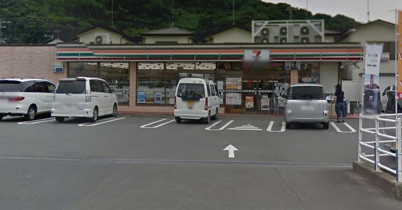 近くのセブンイレブン 小田原国府津北店まで445m（徒歩6分）