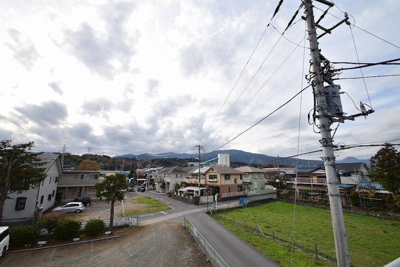 近くのセブンイレブン小田原飯田岡店まで652m(徒歩9分)