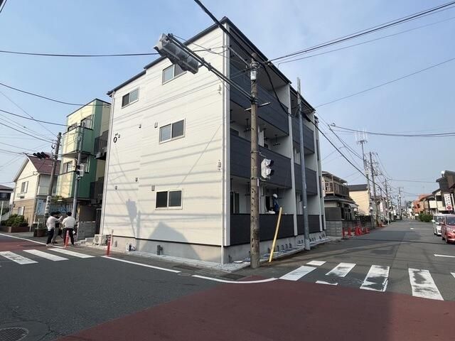 近くのファミリーマート 座間相模が丘五丁目店まで215m(徒歩3分)