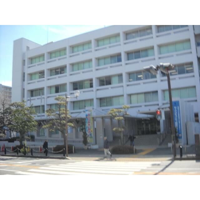 近くの厚木市役所まで311m（徒歩4分）