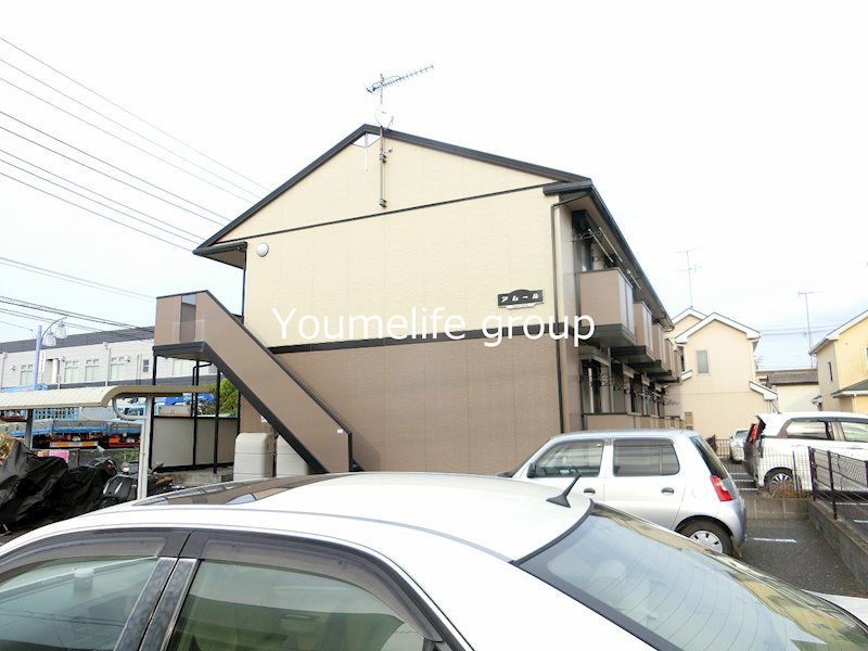 近くの中華食堂日高屋小田急マルシェ愛甲石田駅前店まで697m(徒歩9分)