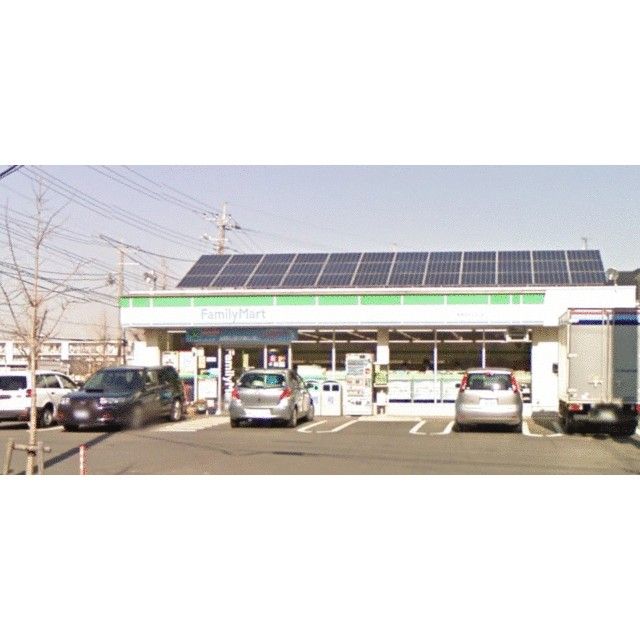 近くのファミリーマート港南台インター店まで130m（徒歩2分）