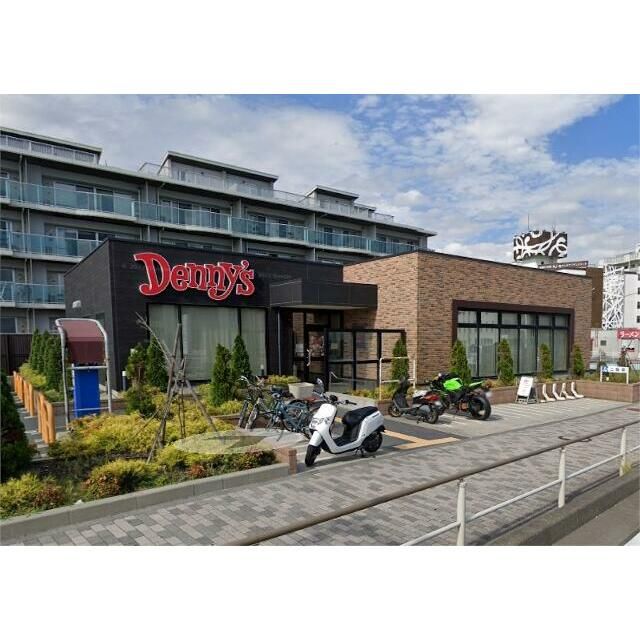 近くのデニーズ茅ヶ崎海岸店まで241m（徒歩4分）